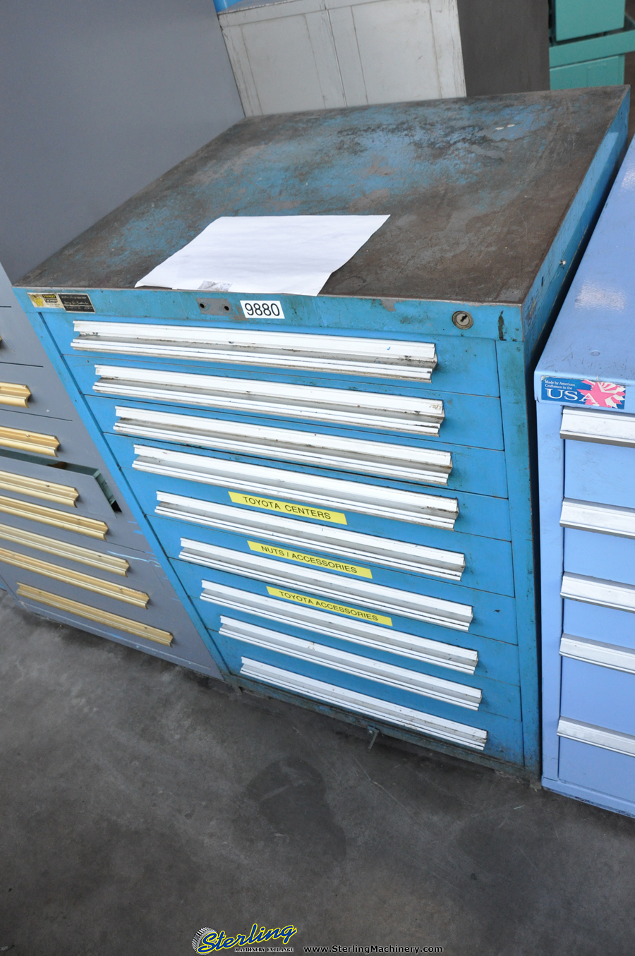 For Sale Used Vidmar Four Drawers 25" x 25" x 2", Four