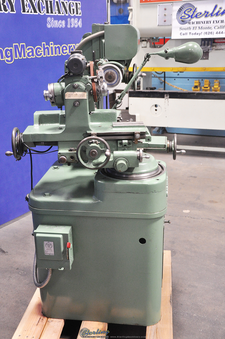 Used Cincinnati Monset Cutter & Tool Grinder With Motorized Workhead