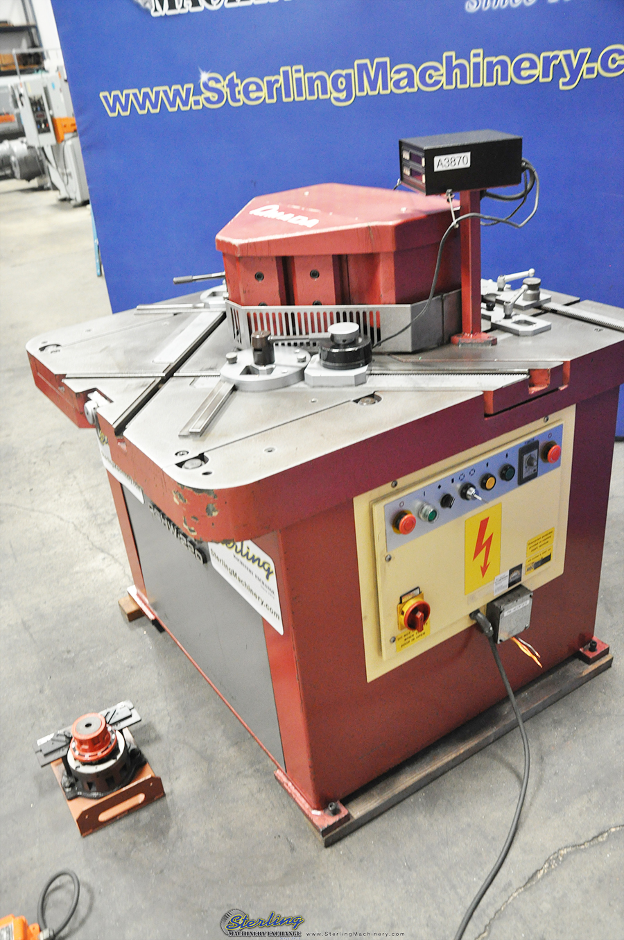 For Sale 1/4" x 8.66" Used Amada Heavy Duty Hydraulic Coper, Radius