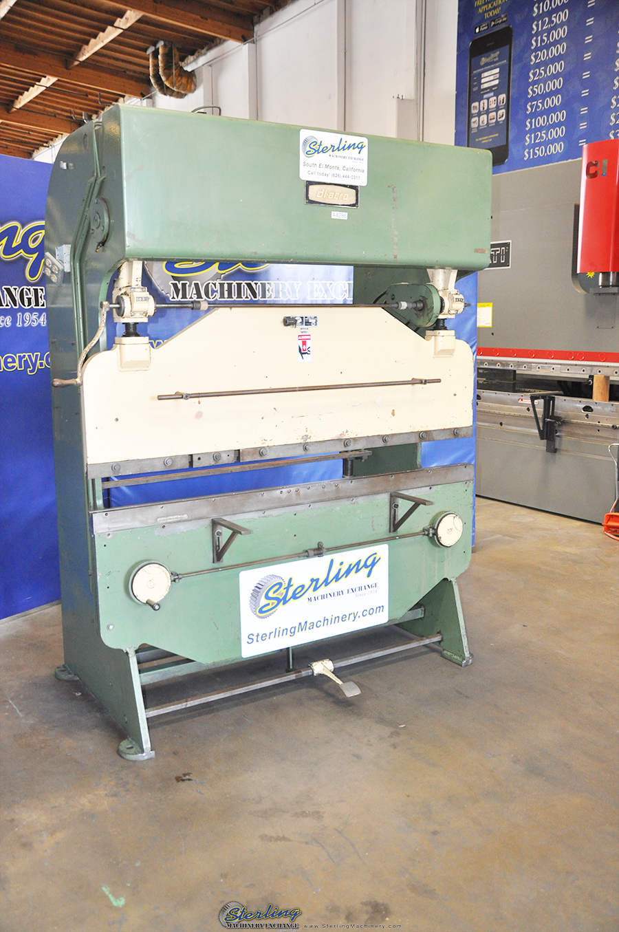 Diacro press brake manual gearbox