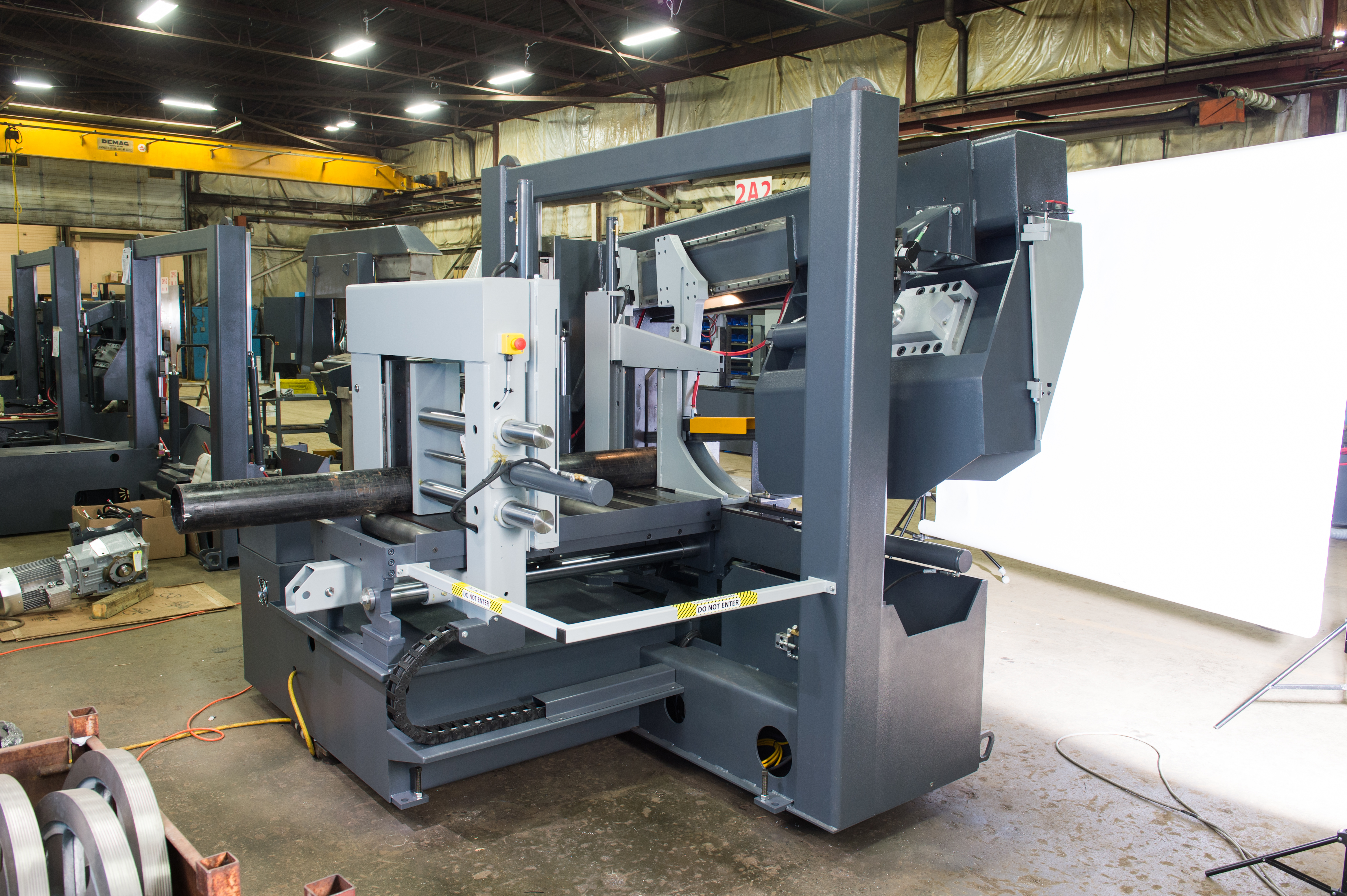 For Sale 22" x 22" Brand New Hydmech Automatic Dual Post Horizontal