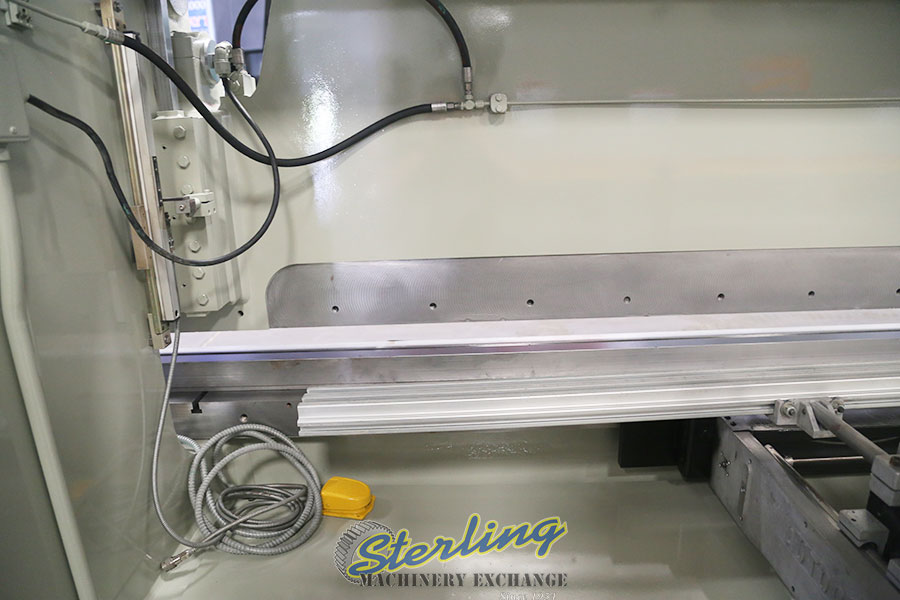 Used Accurpress Hydraulic Press Brake With Light Curtains Sterling