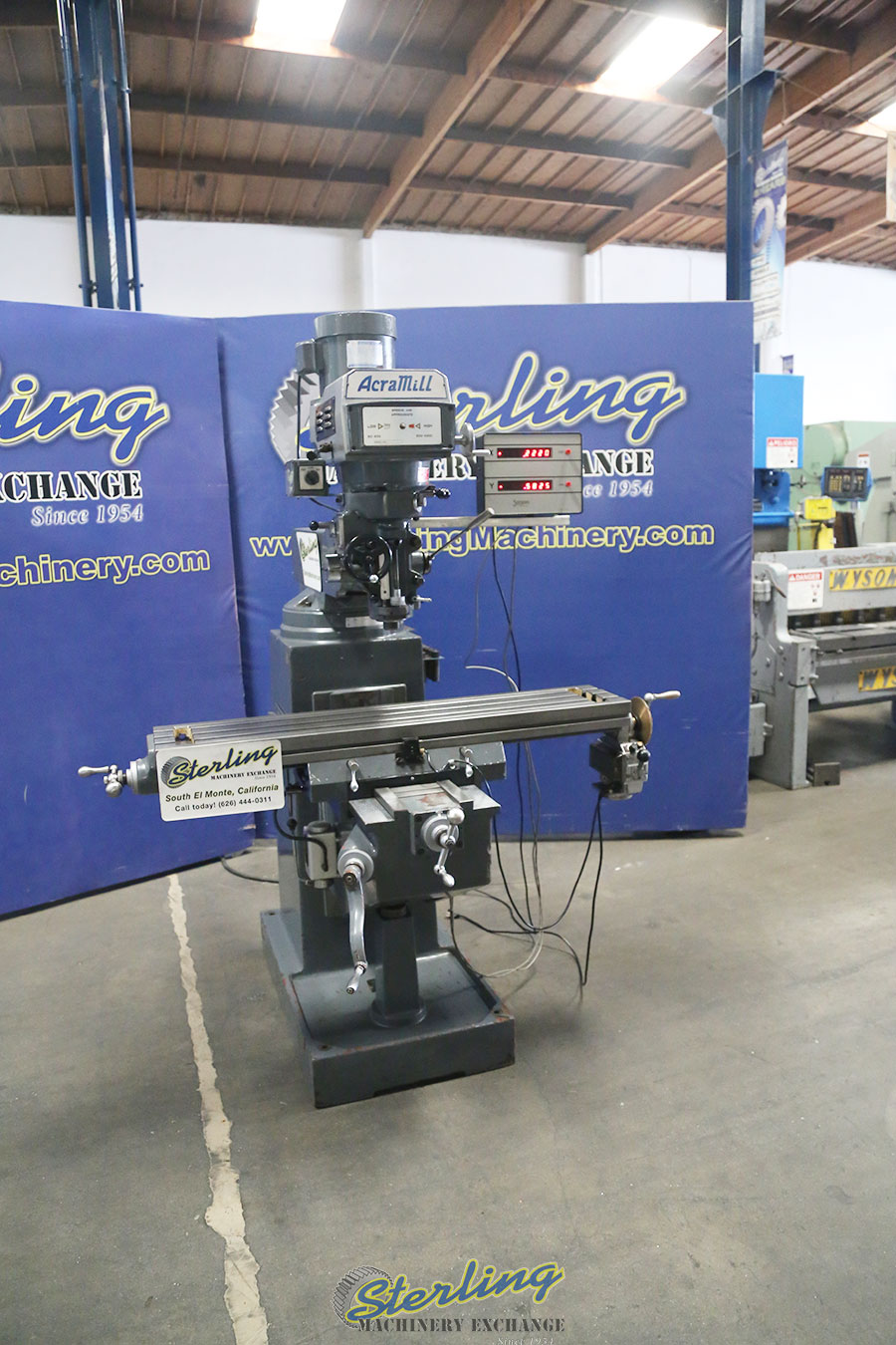 Used Acra Vertical Milling Machine with Variable Speed Head Sterling