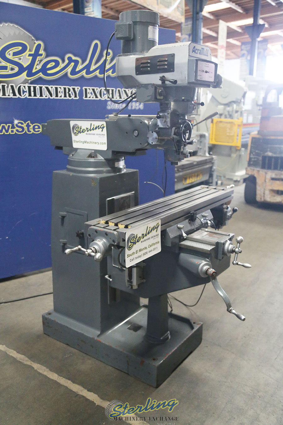 Used Acra Vertical Milling Machine with Variable Speed Head Sterling