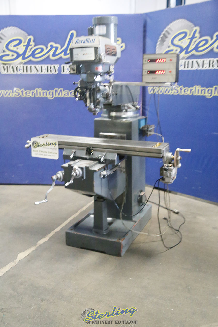 Used Acra Vertical Milling Machine with Variable Speed Head Vertical