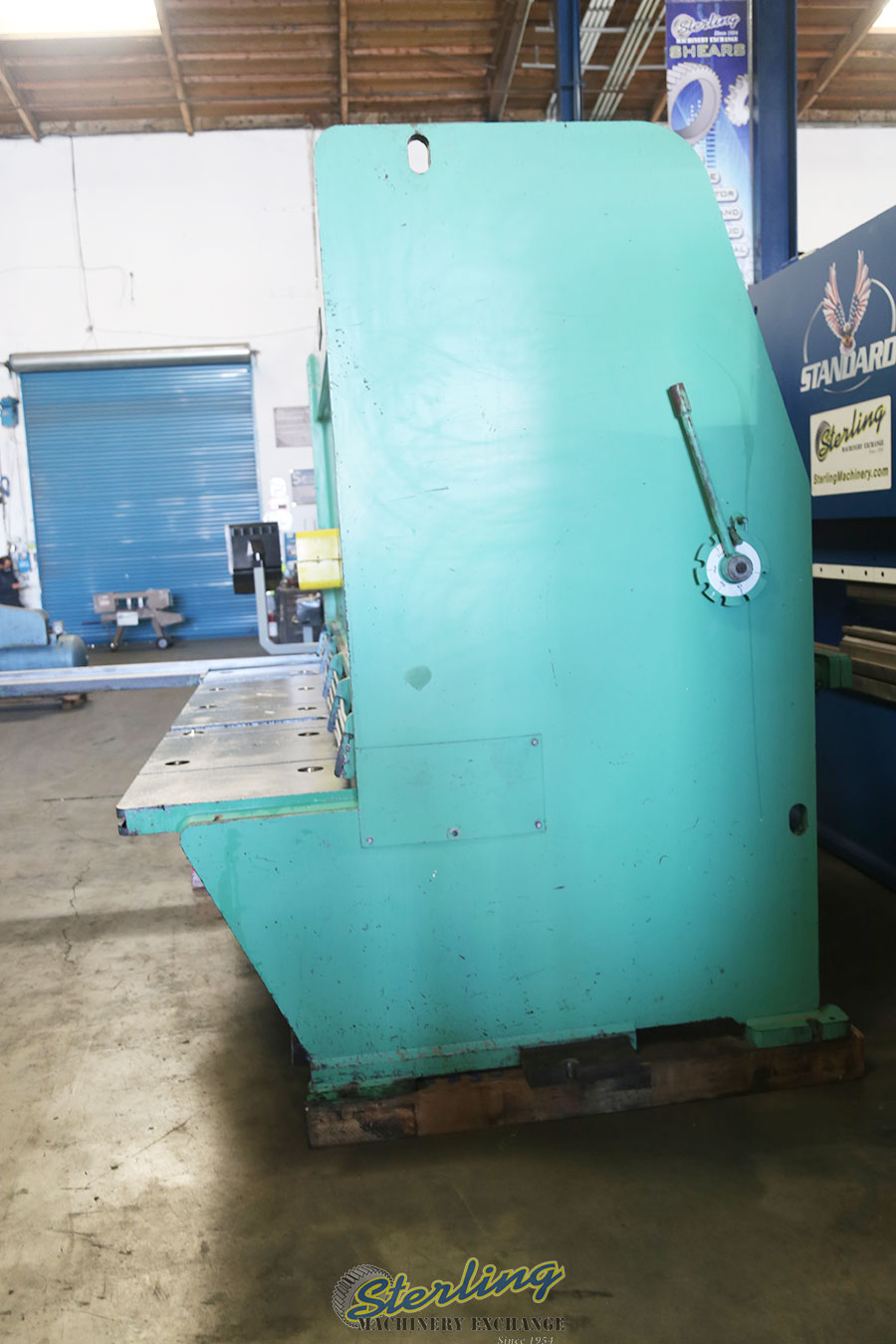 Used Accurshear Hydraulic Power Shear For Heavy Duty Metal Cutting