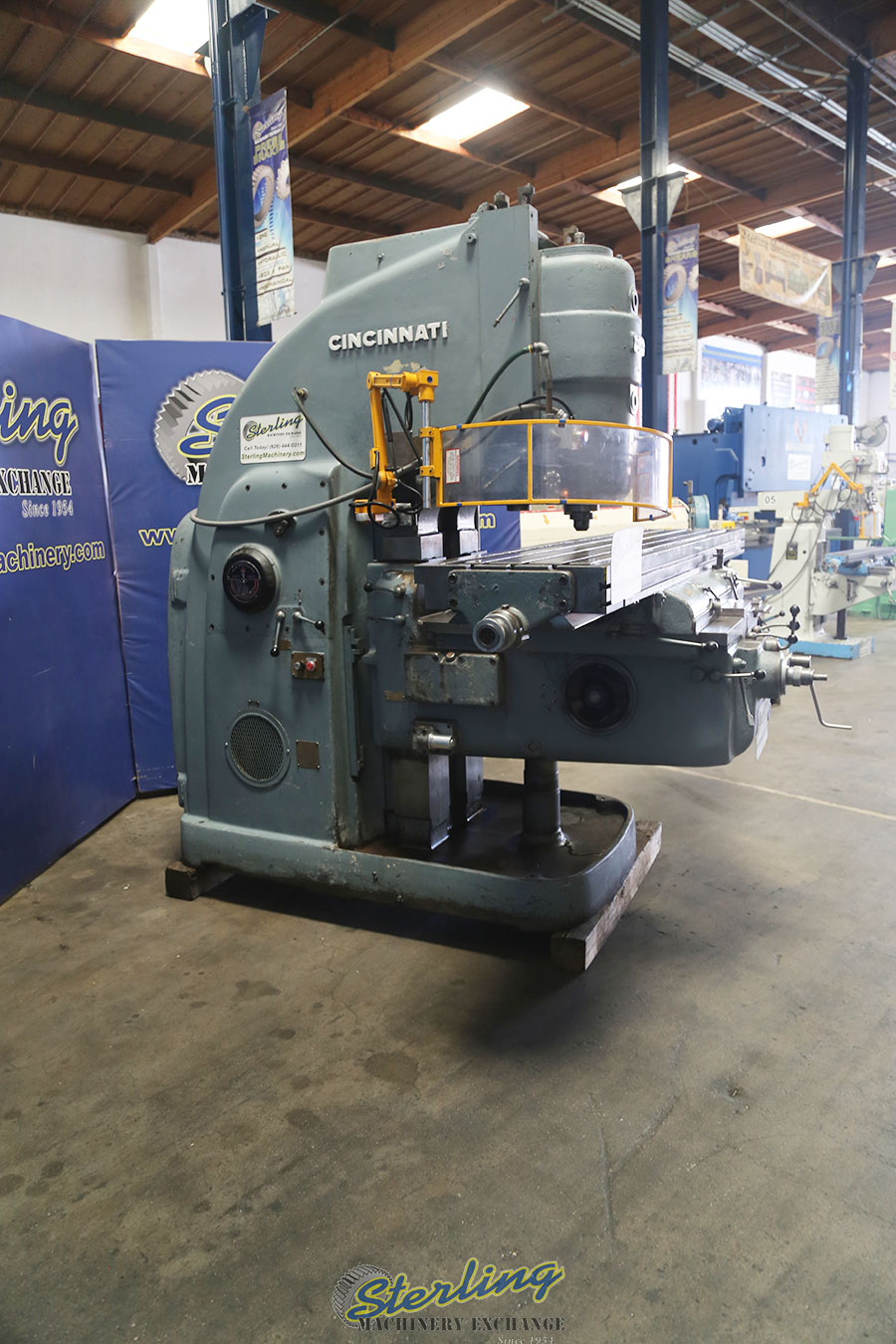 Used Cincinnati Vertical Heavy Duty Milling Machine Vertical